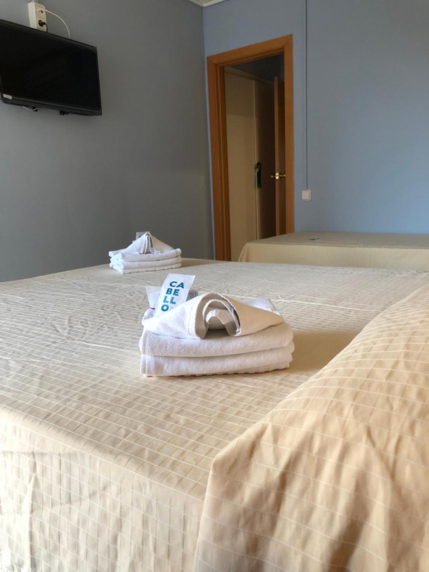 Hotel Sant Jordi セグル・デ・カラフェル エクステリア 写真