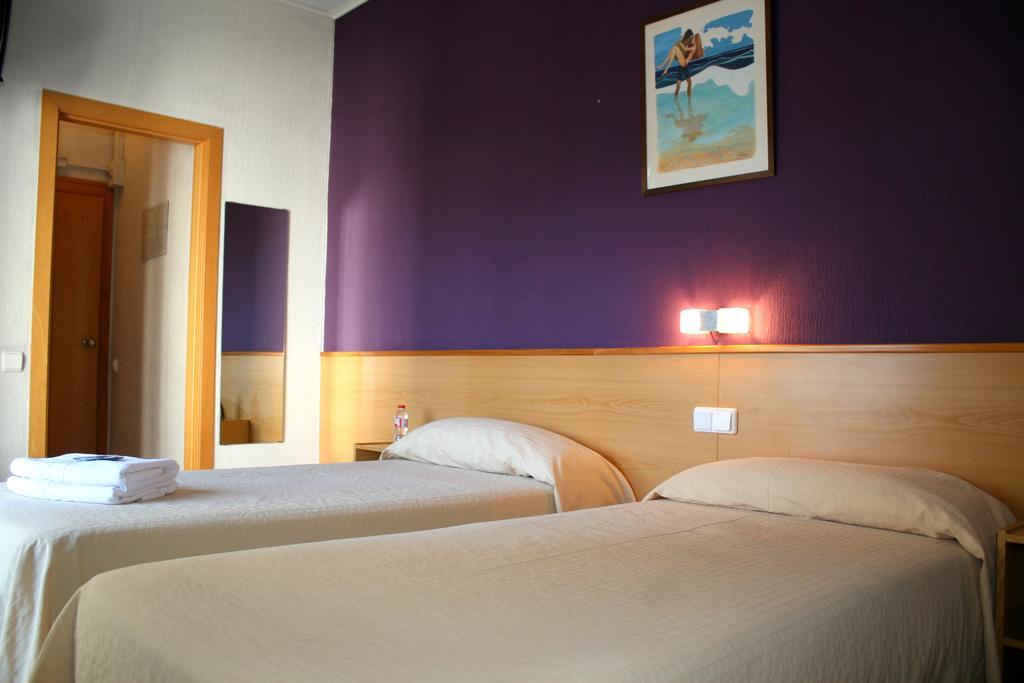 Hotel Sant Jordi セグル・デ・カラフェル エクステリア 写真